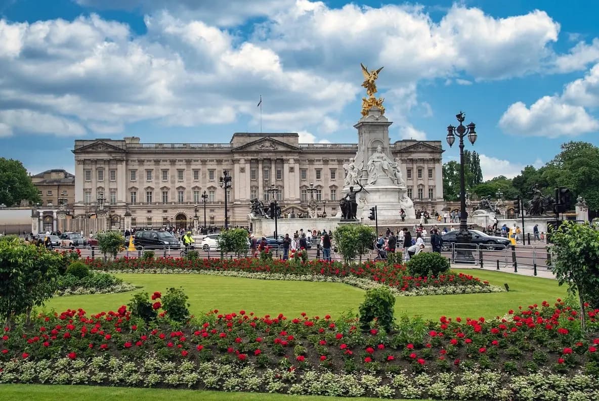 Buckingham Palace with royal guards during the Changing of the Guard